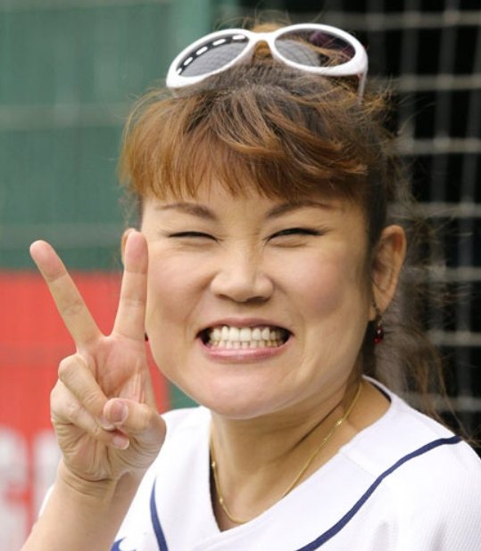 山田邦子の若い頃はレギュラー14本で年収15億！現在までの軌跡－abs Journal